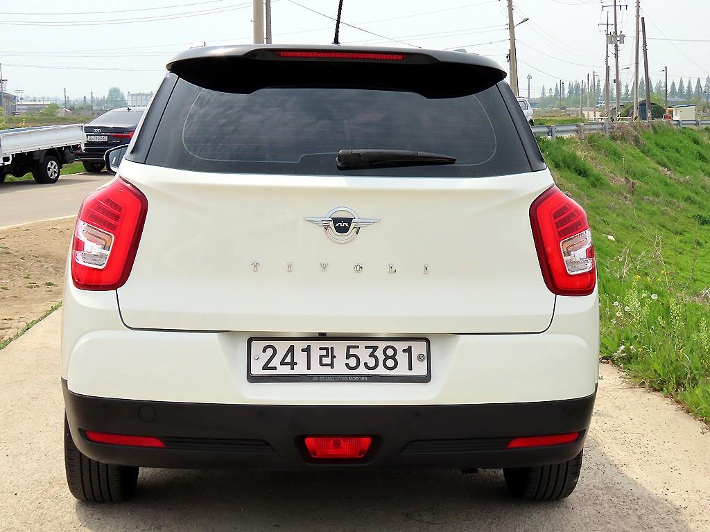 Ssangyong Tivoli - Vista 4