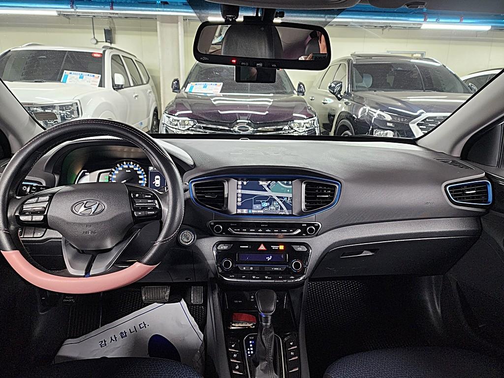 HYUNDAI Ioniq - Vista 7