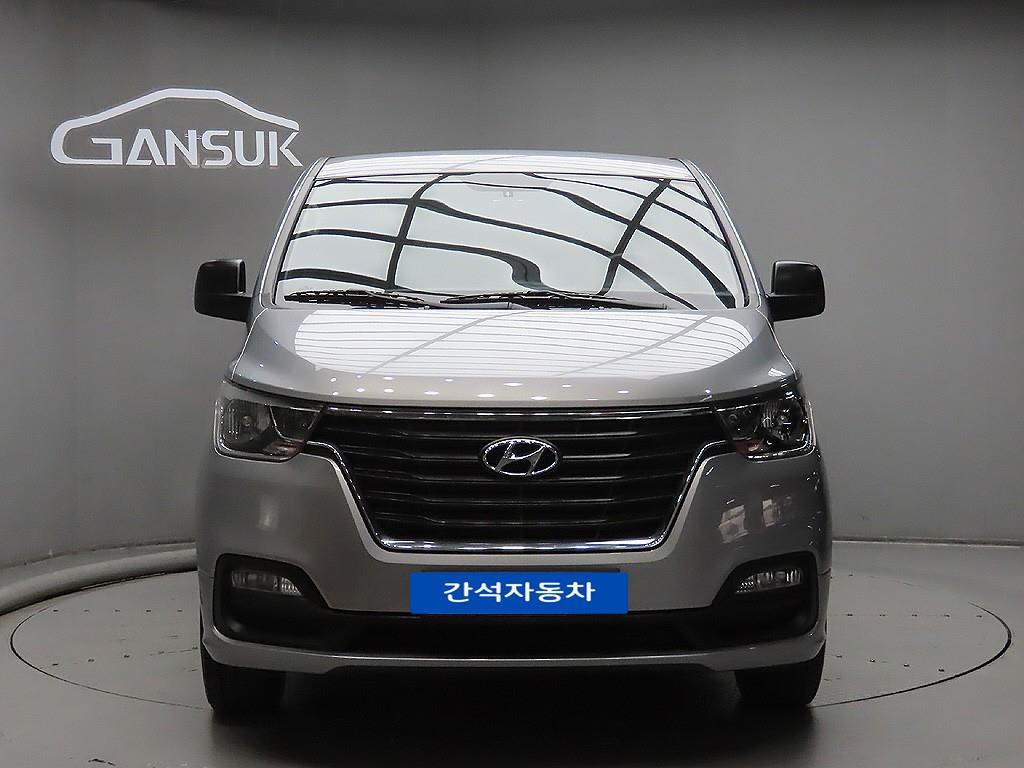 HYUNDAI Starex 2019 Plateado - Importación desde Corea - HF Imports Iquique - Foto 1