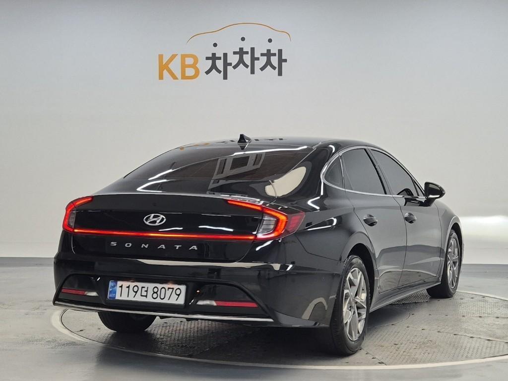 HYUNDAI Sonata - Vista 3