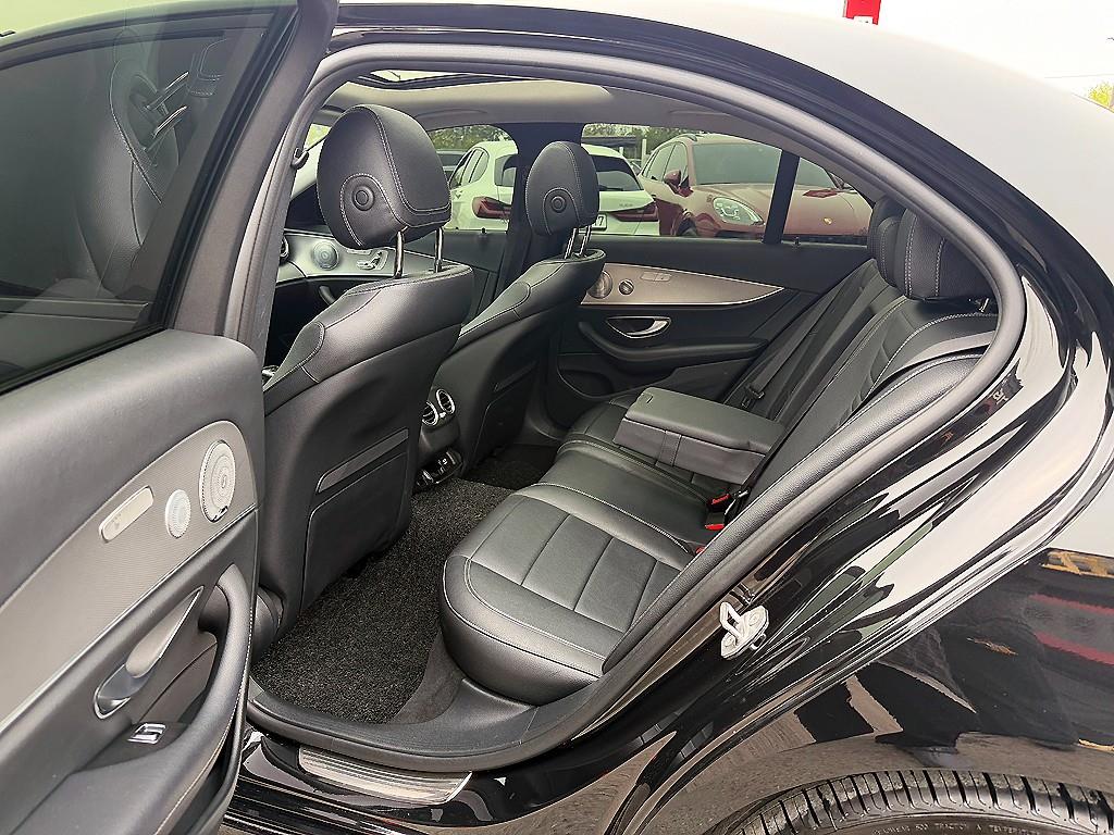 Mercedes Benz E class - Vista 7