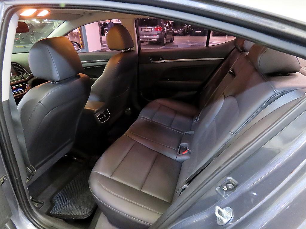 HYUNDAI Avante - Vista 7