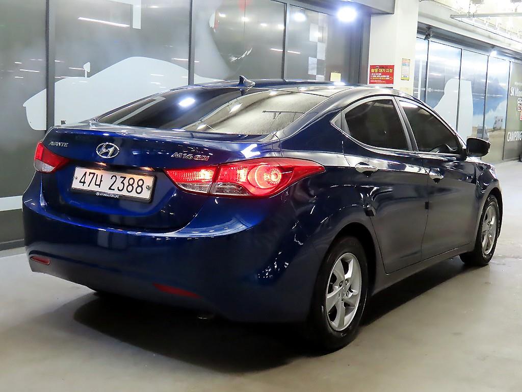 HYUNDAI Avante - Vista 4