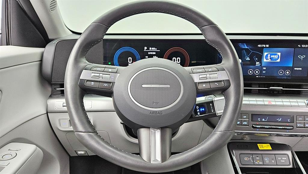 HYUNDAI Kona - Vista 10