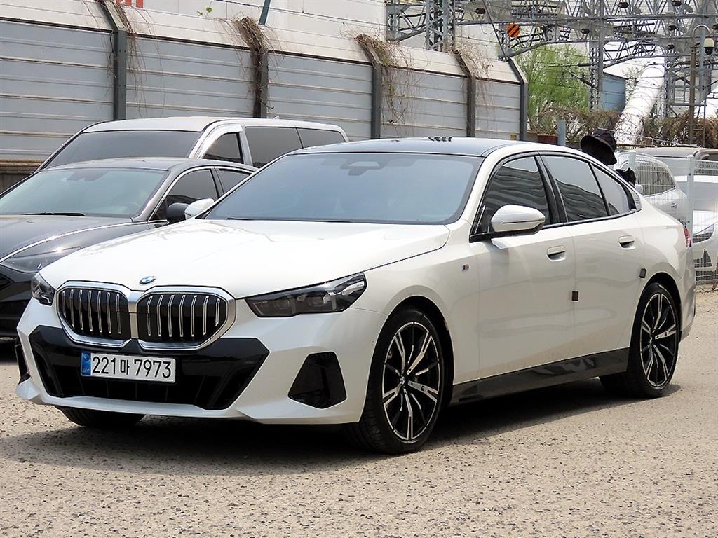 BMW 5 Series - Vista 2