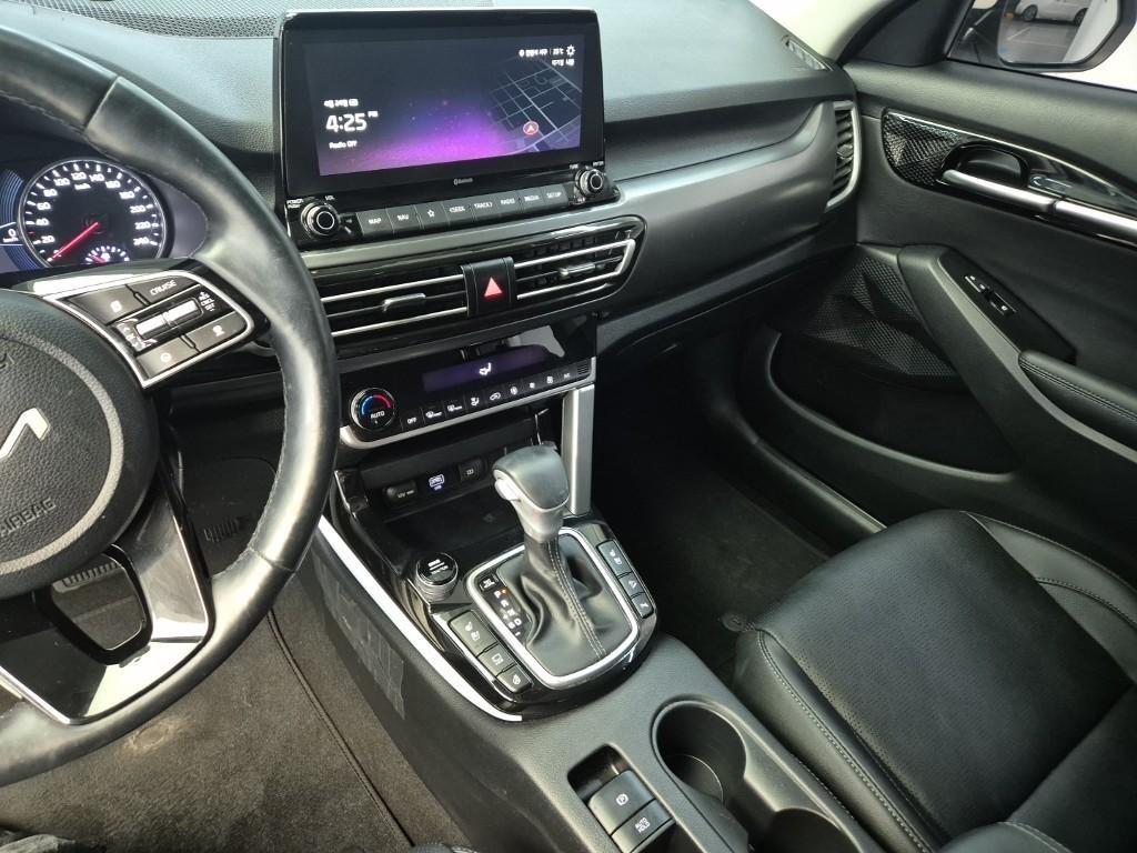 KIA Seltos 2023 Blanco - Importación desde Corea - HF Imports Iquique - Foto 17