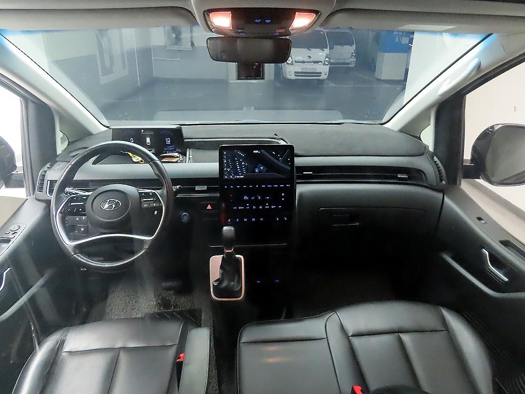 HYUNDAI Staria - Vista 8