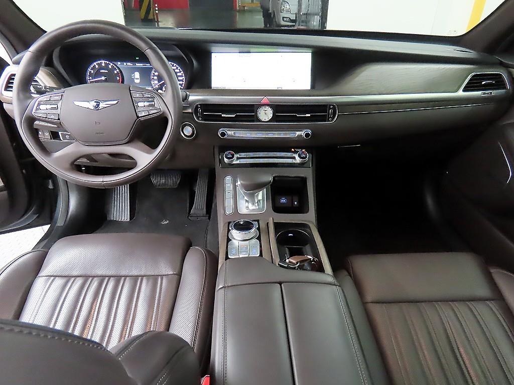 Genesis G90 - Vista 7