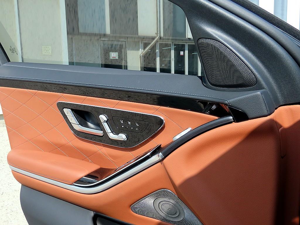 Mercedes Benz S Class - Vista 12