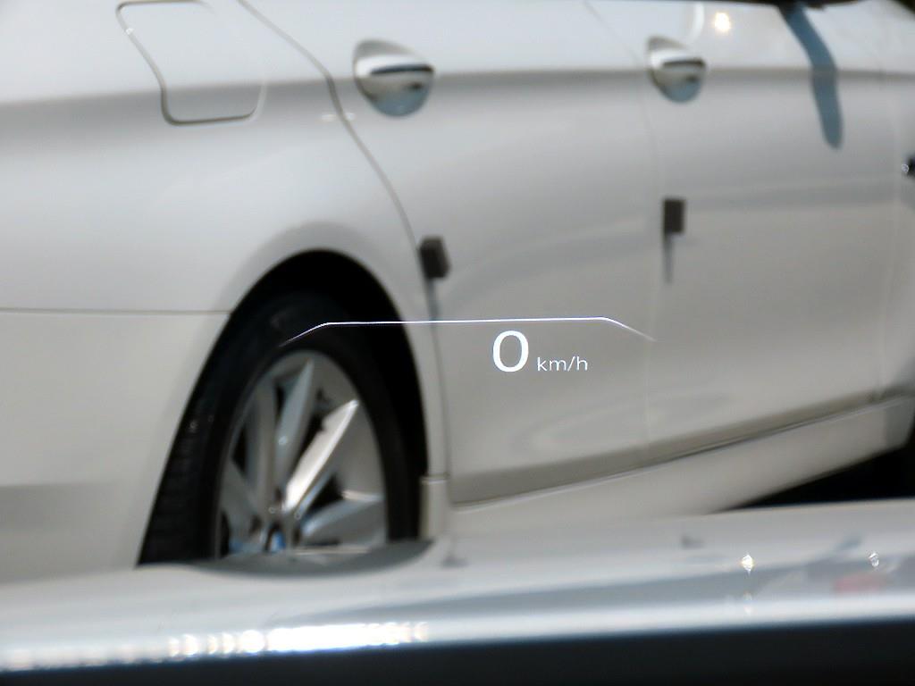 Genesis G80 - Vista 10