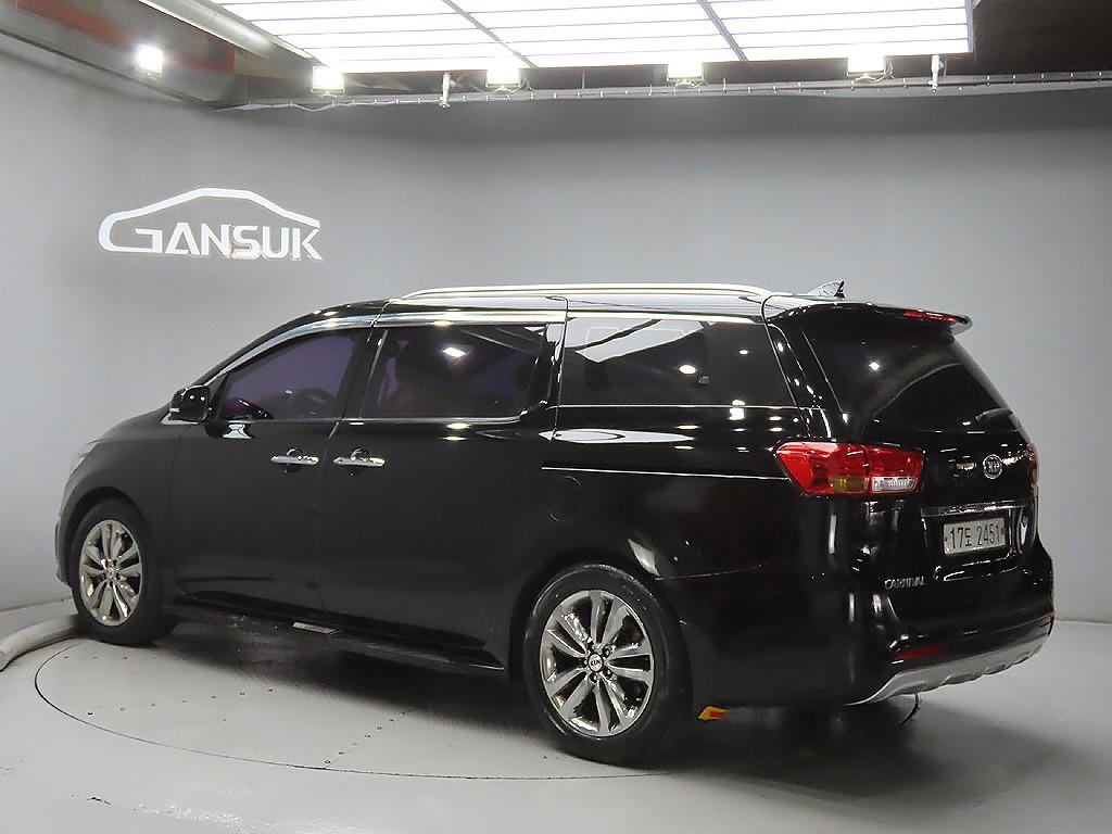 KIA Carnival - Vista 5
