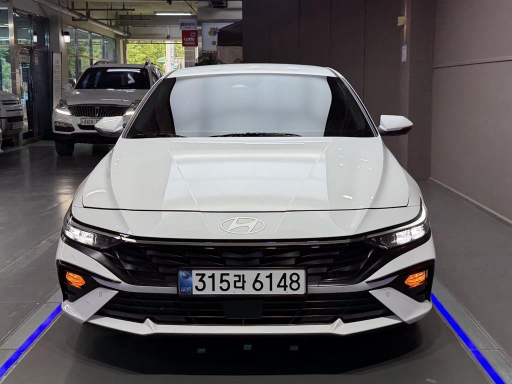 HYUNDAI Avante - Vista 3