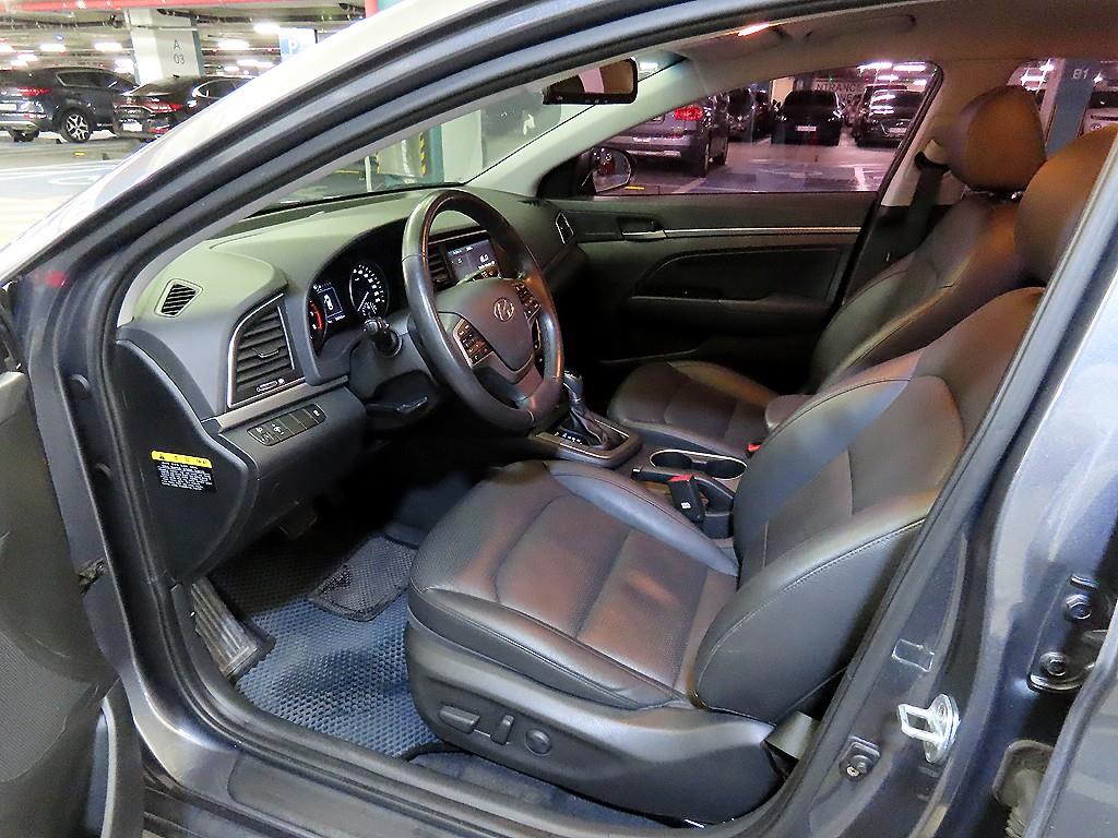HYUNDAI Avante - Vista 6