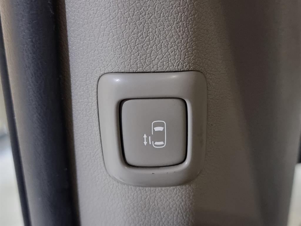 KIA Carnival - Vista 8