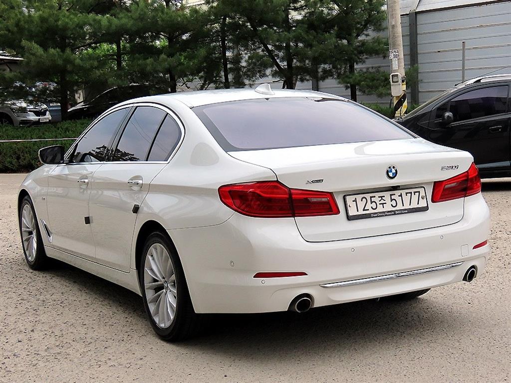BMW 5 Series - Vista 3