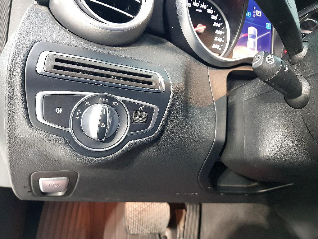 Mercedes Benz C Class - Vista 11