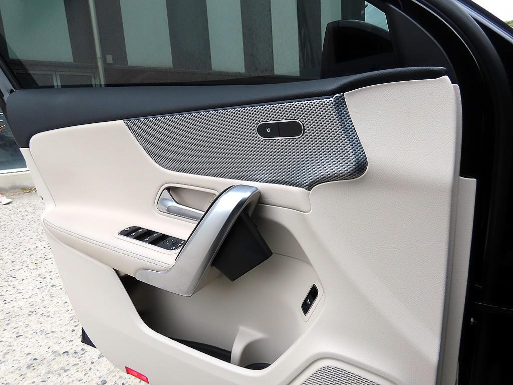 Mercedes Benz A Class - Vista 11