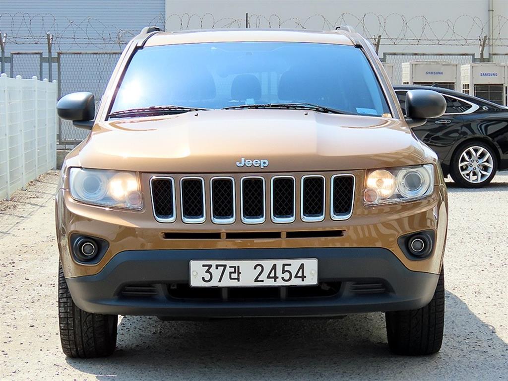 Jeep Compass 2011 Café - Importación desde Corea - HF Imports Iquique - Foto 1