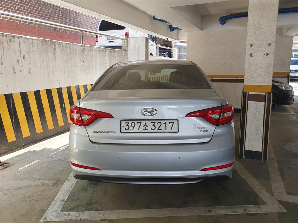 HYUNDAI Sonata - Vista 3
