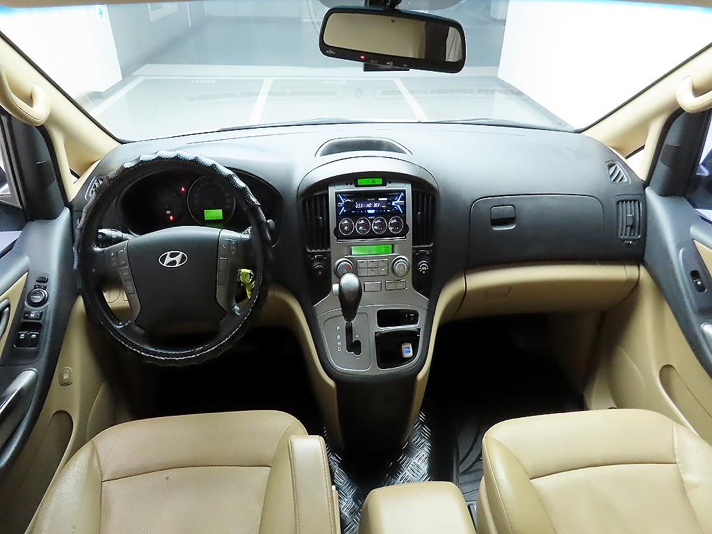 HYUNDAI Starex - Vista 8