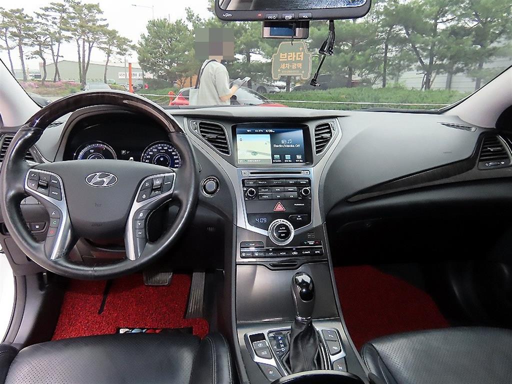 HYUNDAI Grandeur - Vista 7