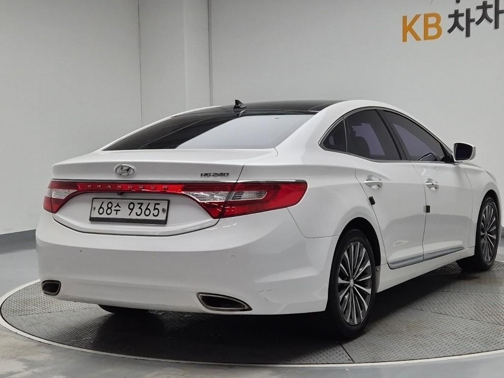 HYUNDAI Grandeur - Vista 3