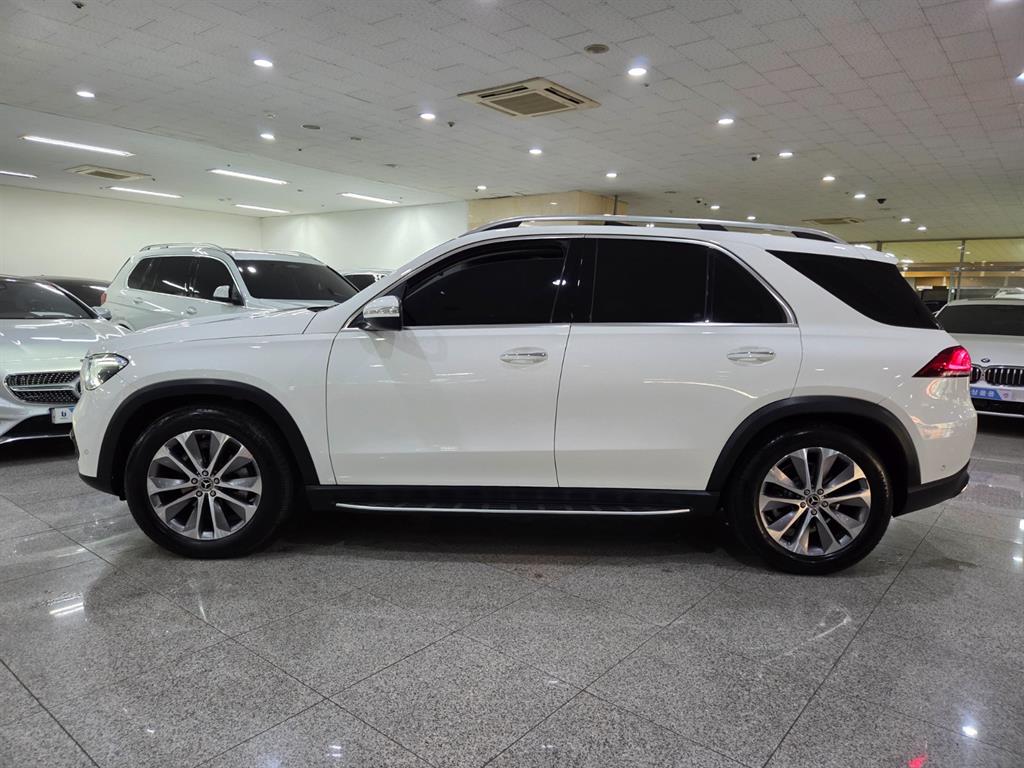 Mercedes Benz GLE Class - Vista 3