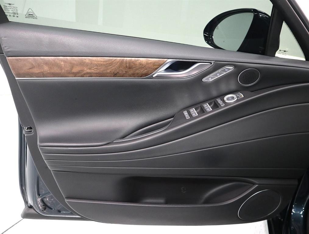 Genesis G80 - Vista 8