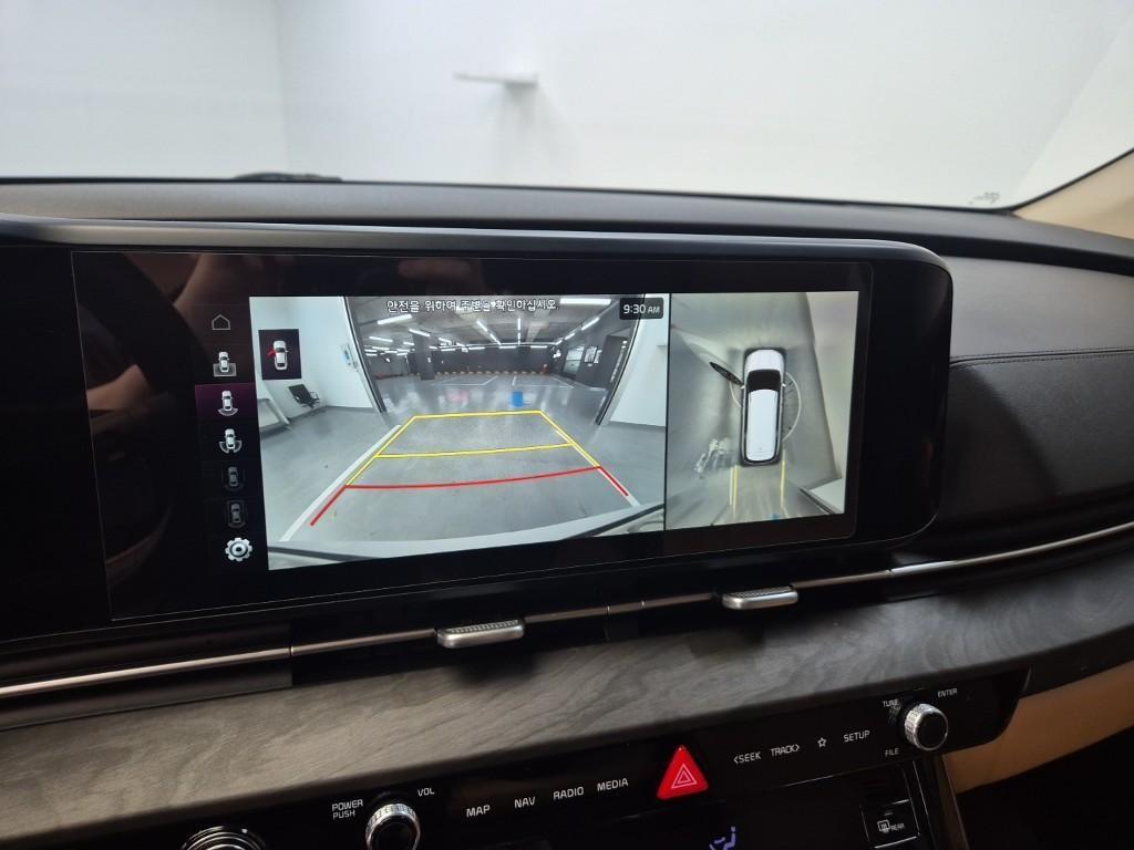 KIA Carnival - Vista 12
