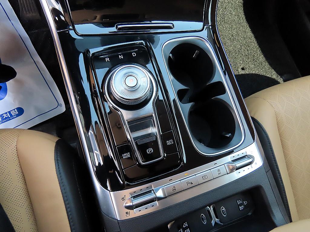 KIA Carnival - Vista 11