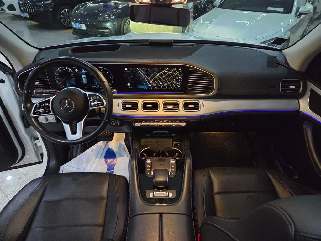 Mercedes Benz GLE Class - Vista 8