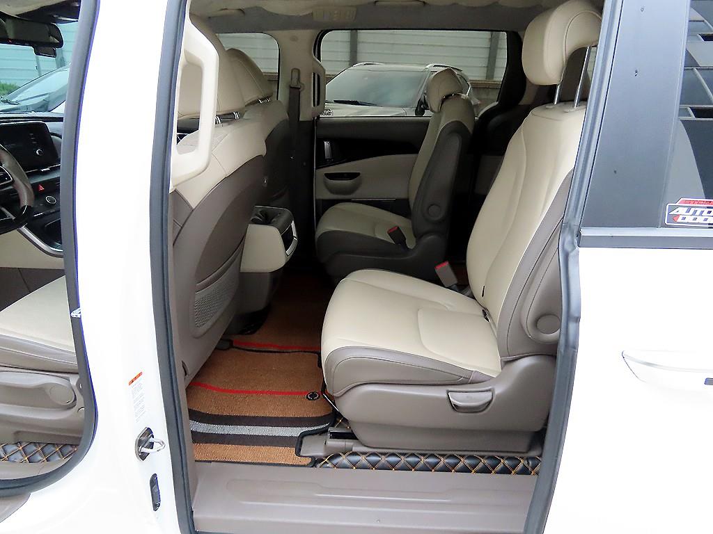 KIA Carnival - Vista 6