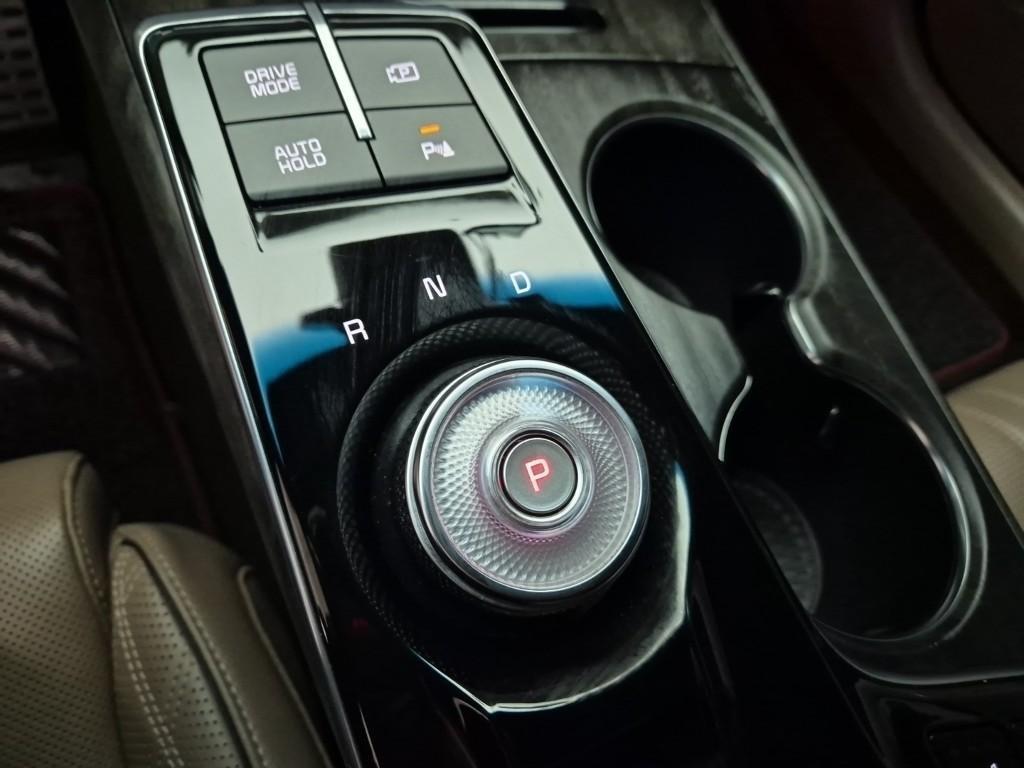 KIA K8 - Vista 8