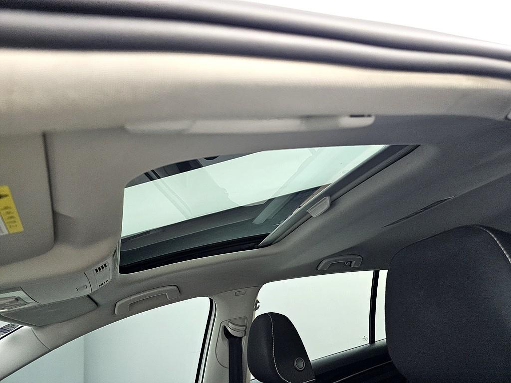 Volkswagen Golf - Vista 12