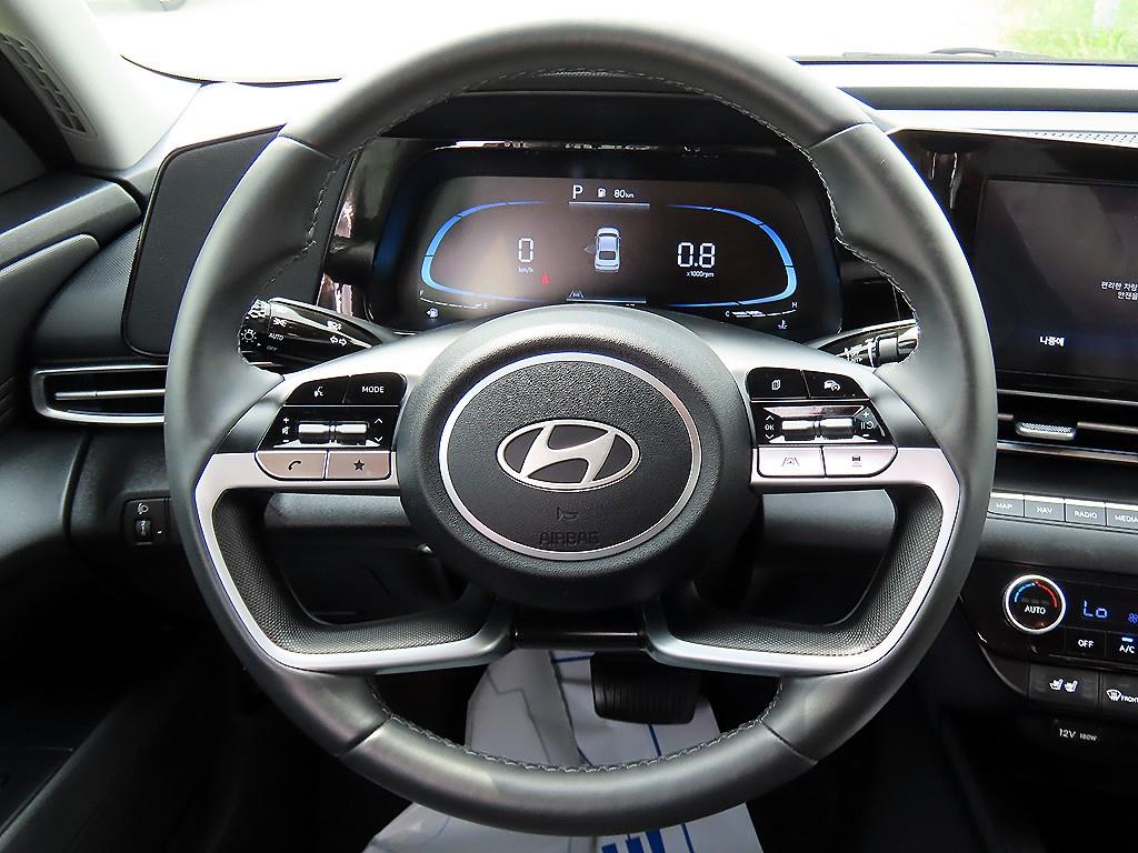 HYUNDAI Avante - Vista 7