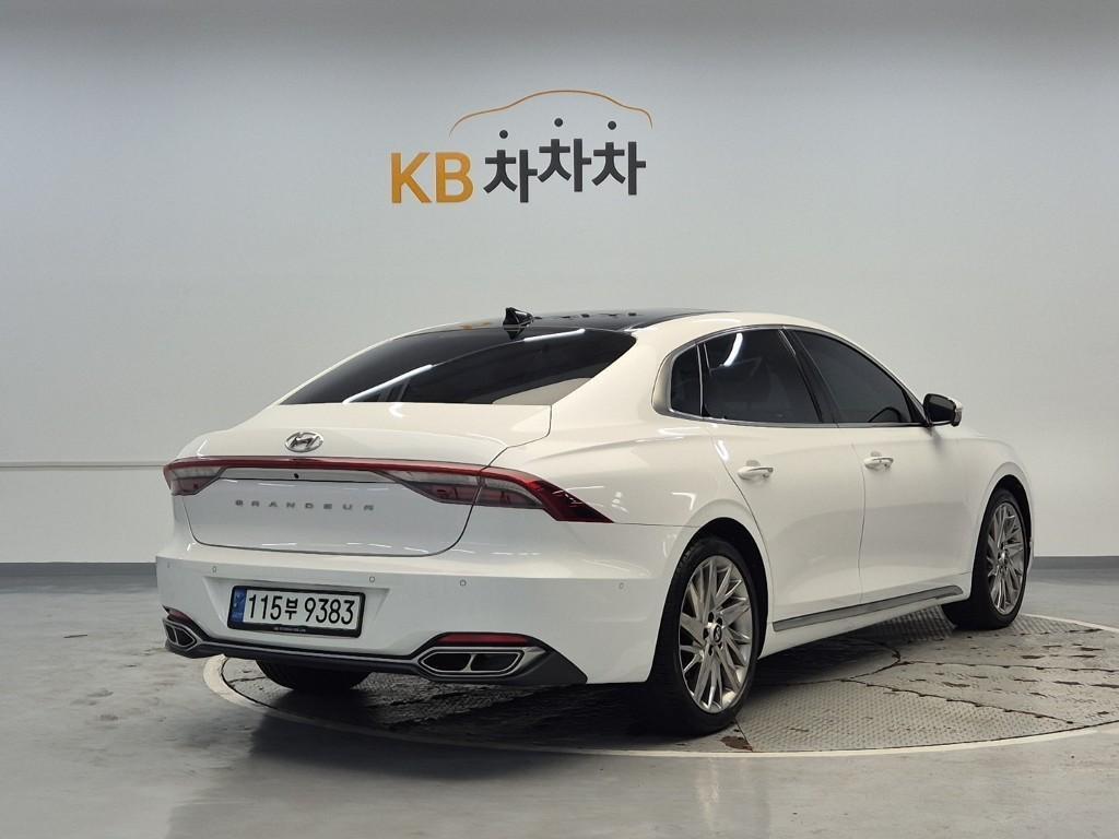 HYUNDAI Grandeur - Vista 4