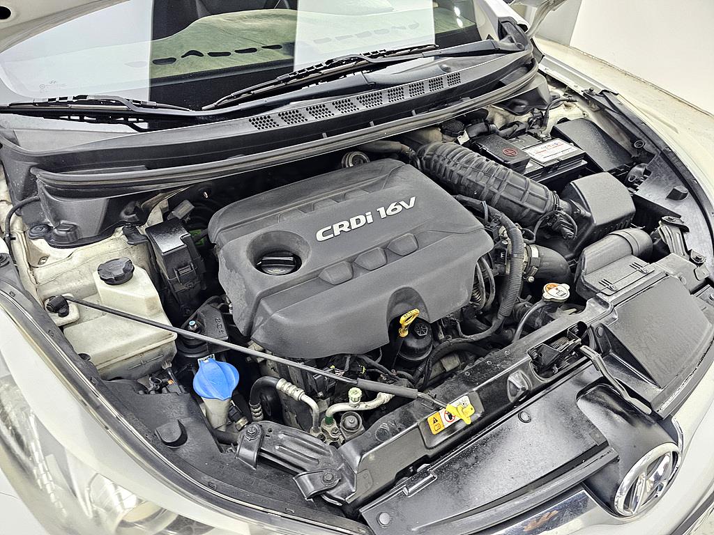 HYUNDAI Avante - Vista 7