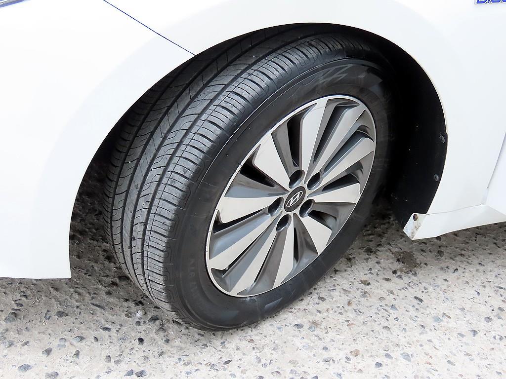 HYUNDAI Grandeur 2016 Blanco - Importación desde Corea - HF Imports Iquique - Foto 20