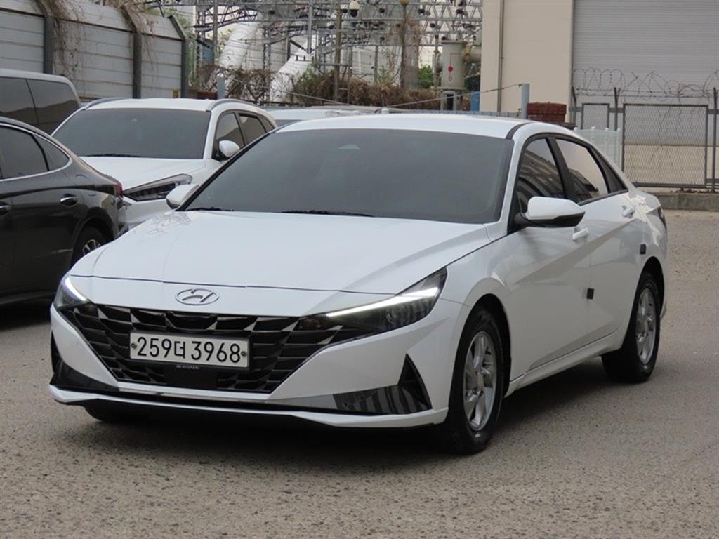 HYUNDAI Avante - Vista 3