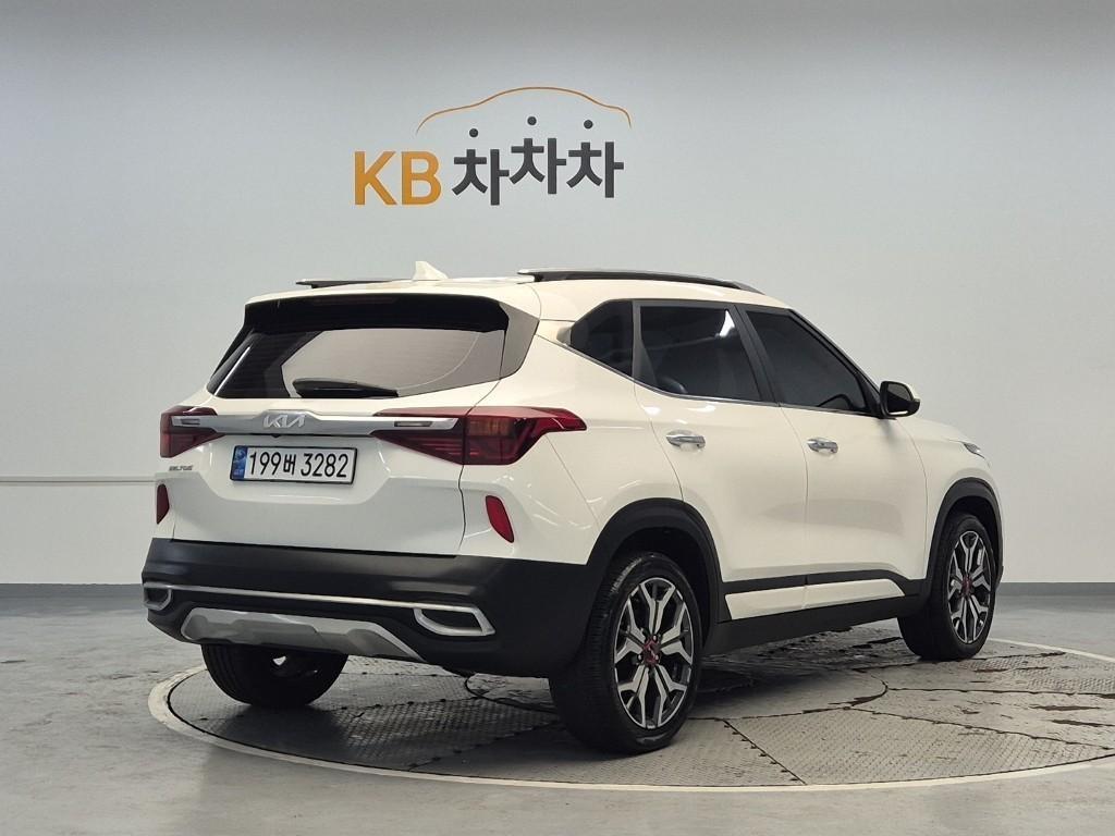 KIA Seltos - Vista 4