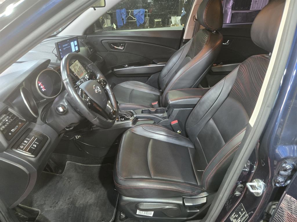 Ssangyong Tivoli - Vista 9