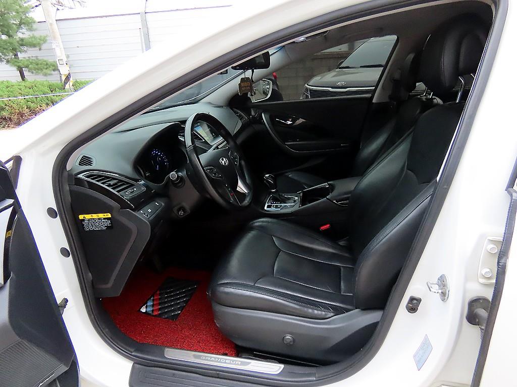 HYUNDAI Grandeur - Vista 5
