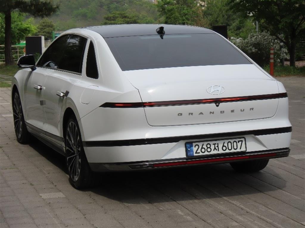 HYUNDAI Grandeur - Vista 7