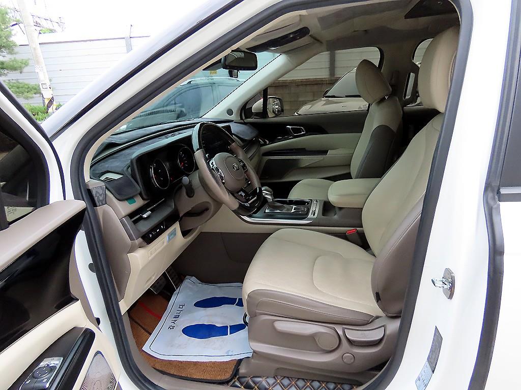 KIA Carnival - Vista 5
