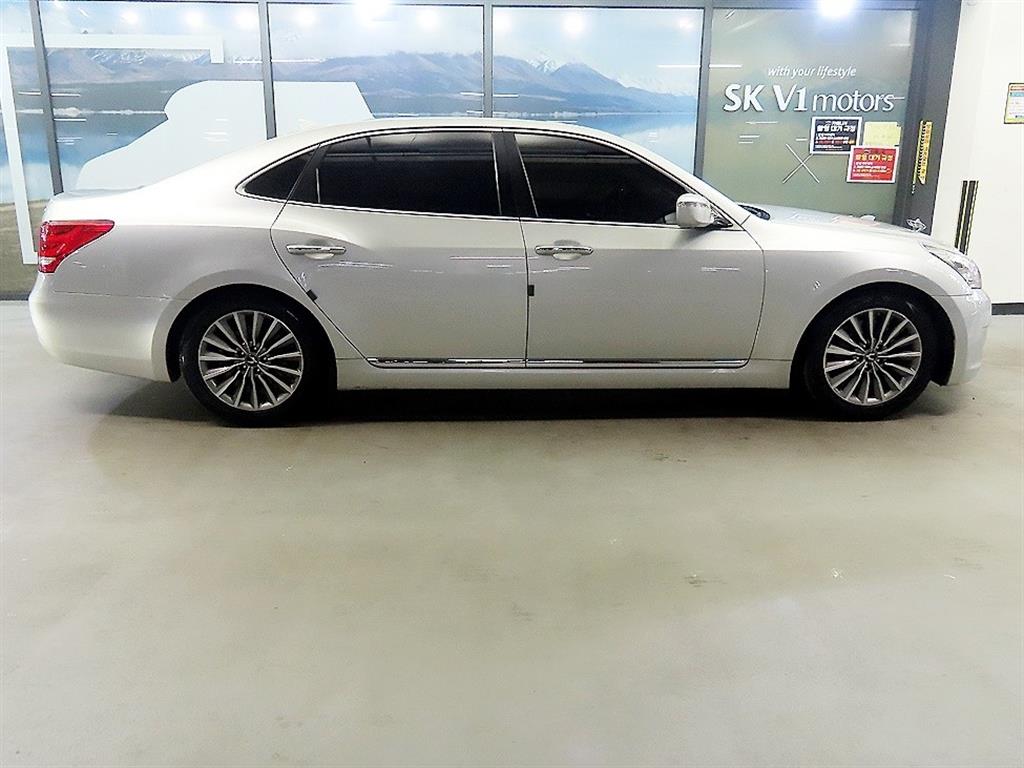 HYUNDAI Equus - Vista 3
