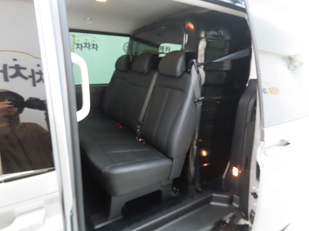 HYUNDAI Staria - Vista 6