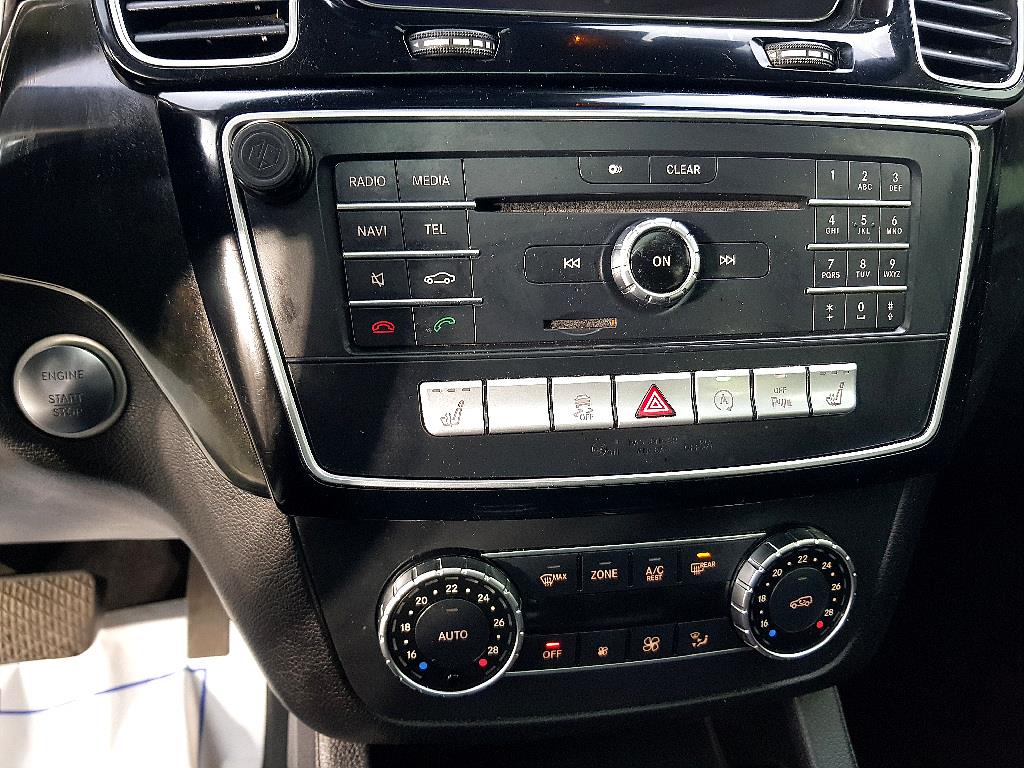 Mercedes Benz GLE Class - Vista 11