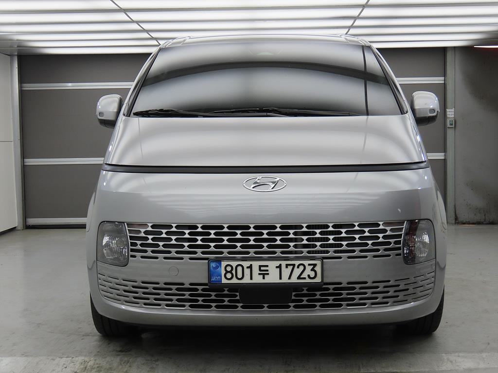 HYUNDAI Staria - Vista 2
