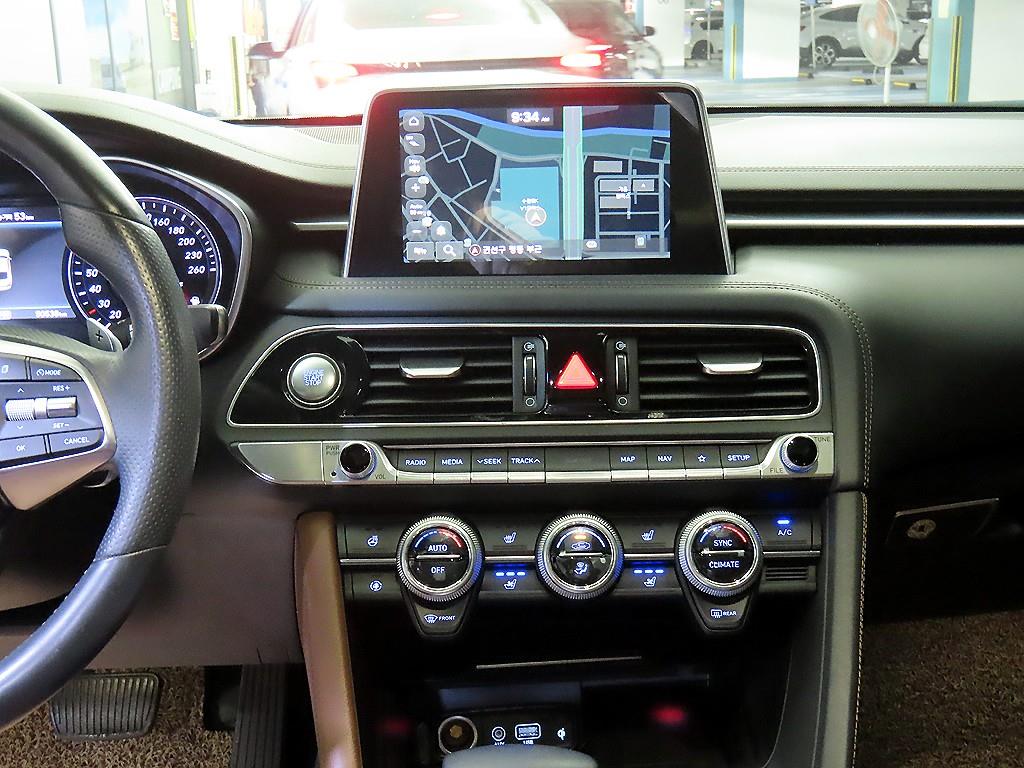 Genesis G70 - Vista 11