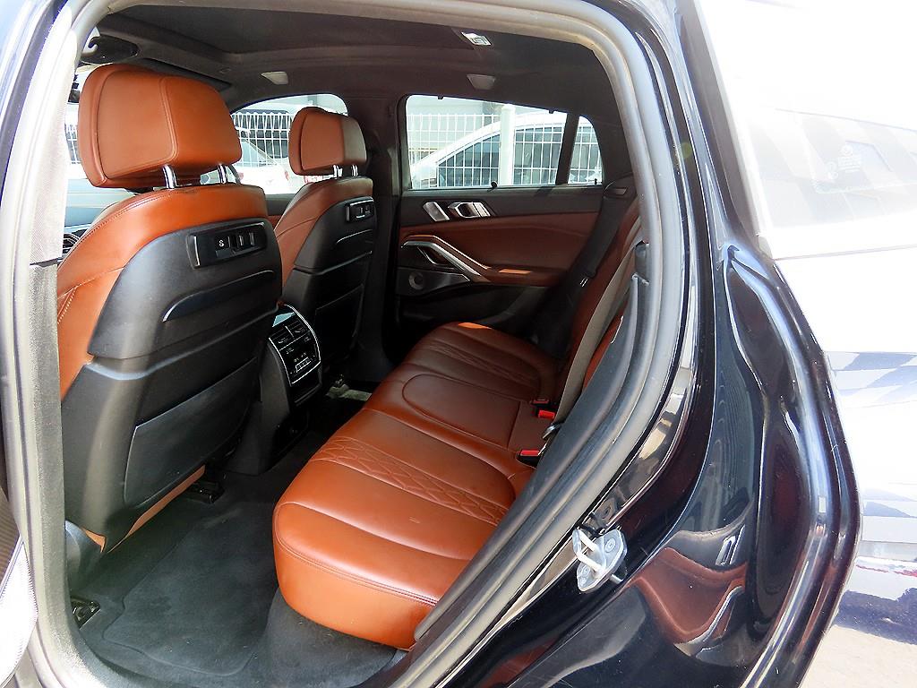 BMW X6 - Vista 6